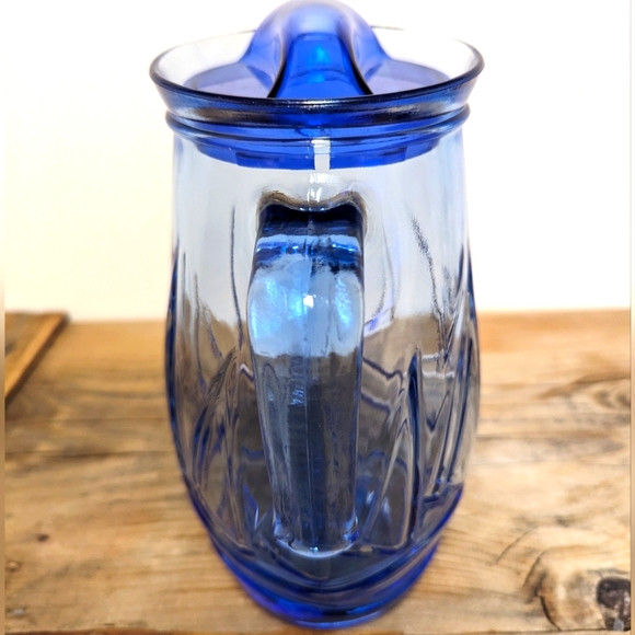 Bormioli Blue Glass Pitcher with two Glasses, made in Italy - Picture 2 of 10
